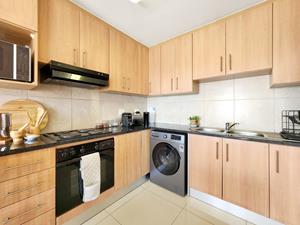 To Let 2 Bedroom Property for Rent in Green Point Western Cape